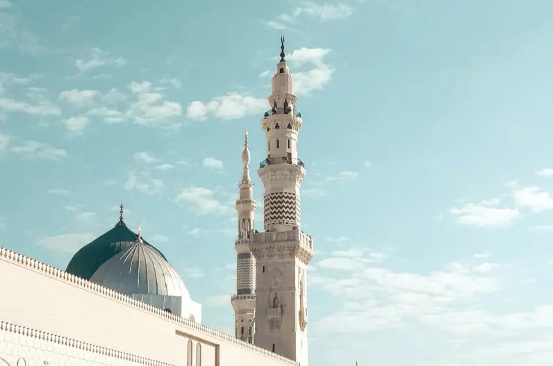 Madinah Ziyarat taxi. book taxi for madinah ziyarat